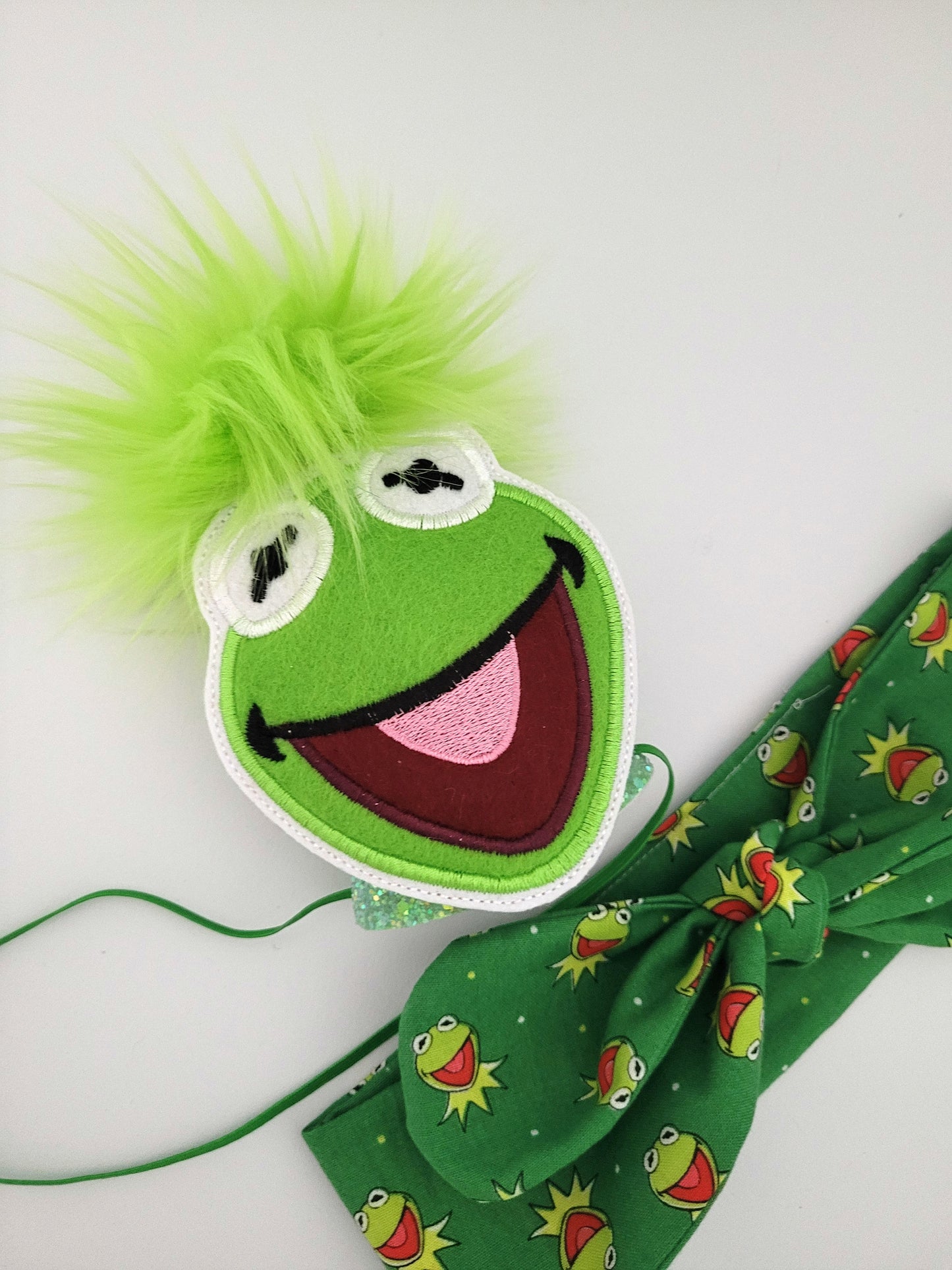 Luxury pom green frog party hat