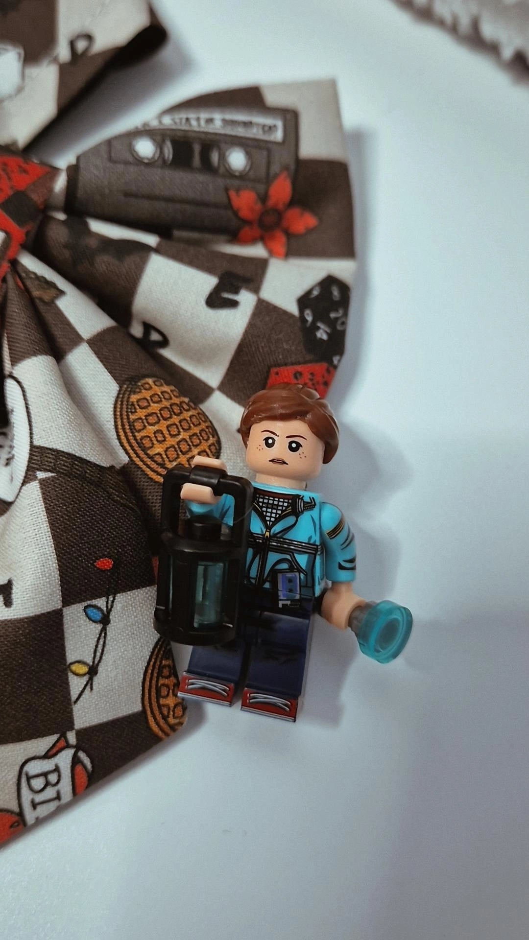 Minifigure upside down sailor bow