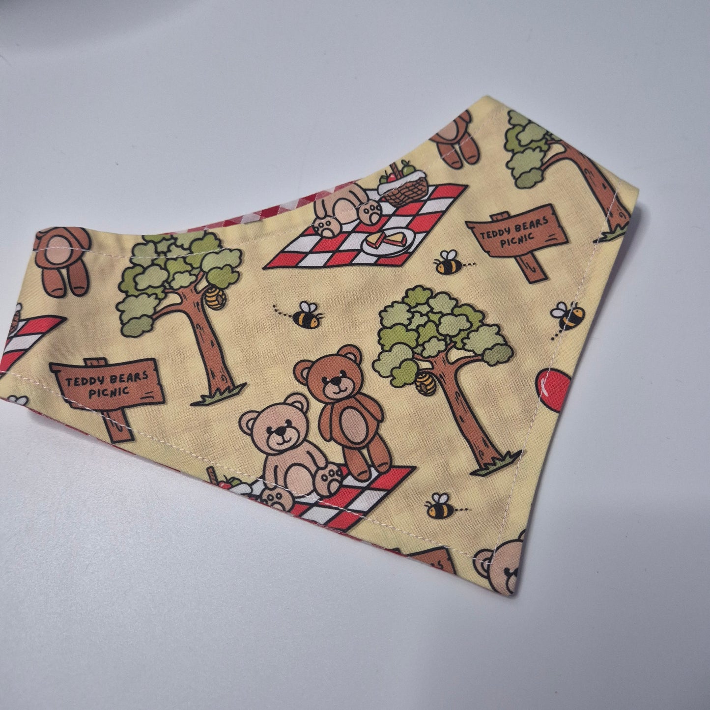 Small teddy picnic bandana