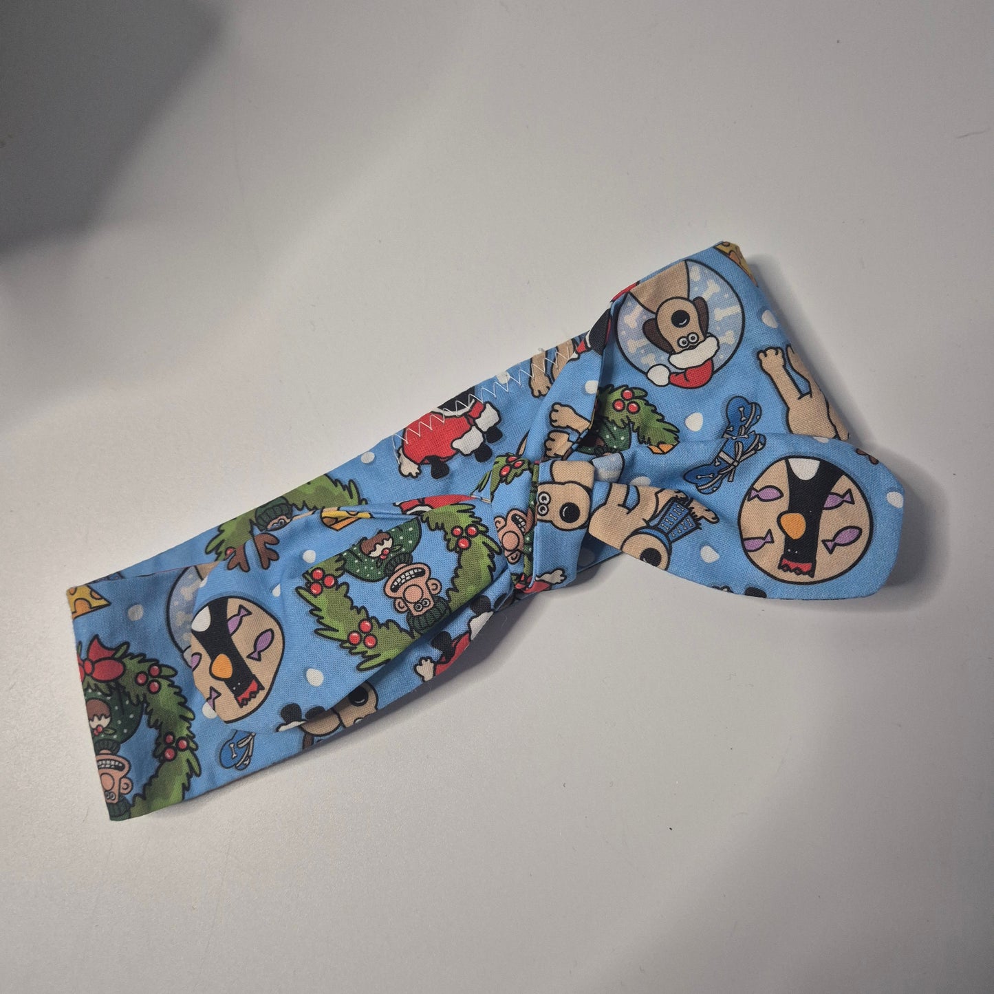 Wrong Xmas up to 17" necktie