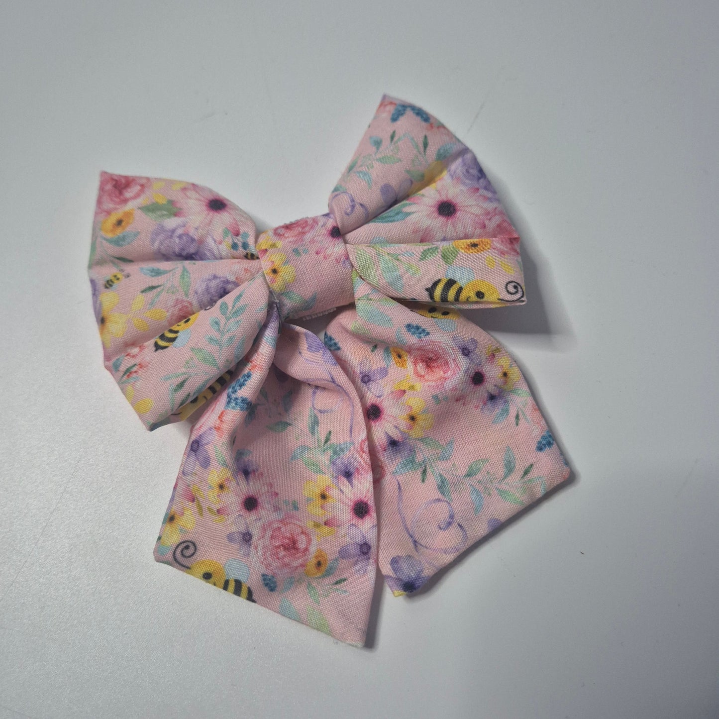 Pink bee sailor