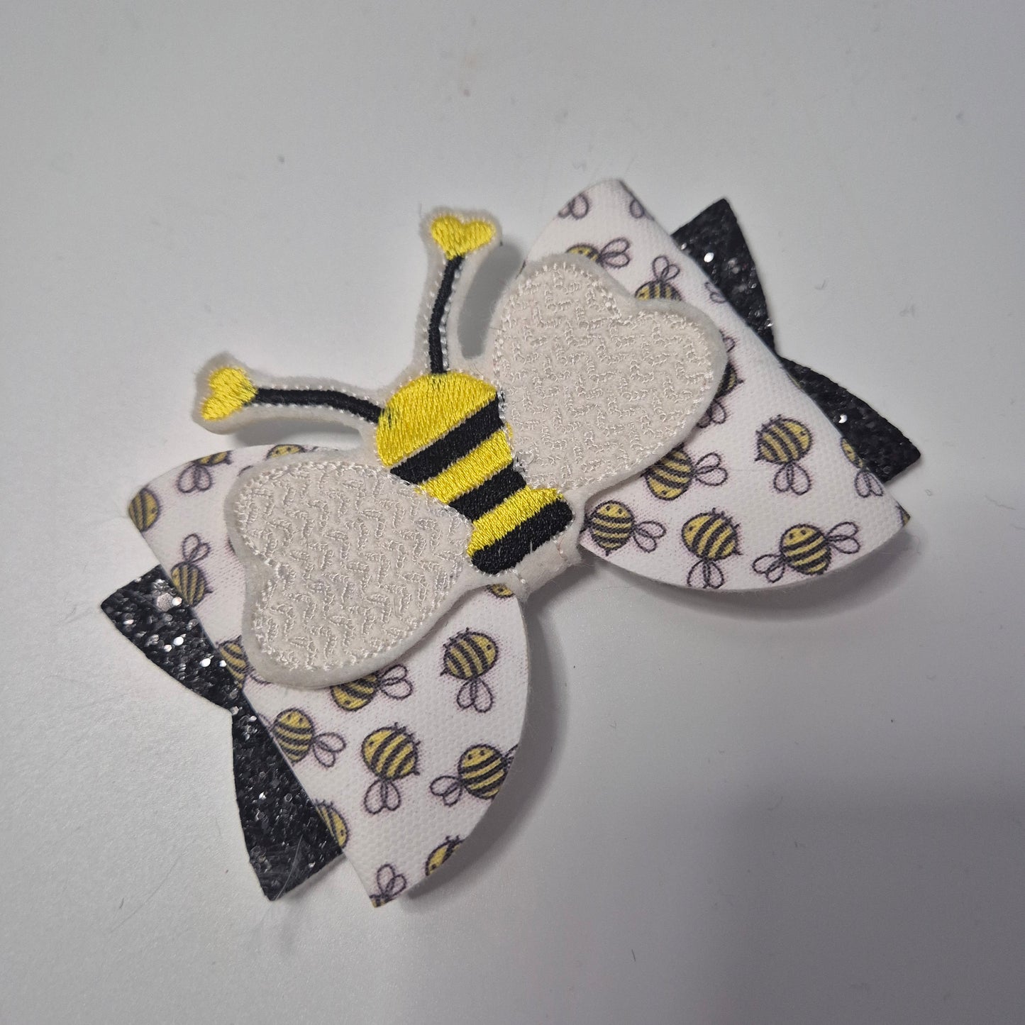 Bee cancvas/embroidered bowtie