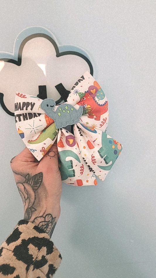 Just here for the presents slogan sailor bow