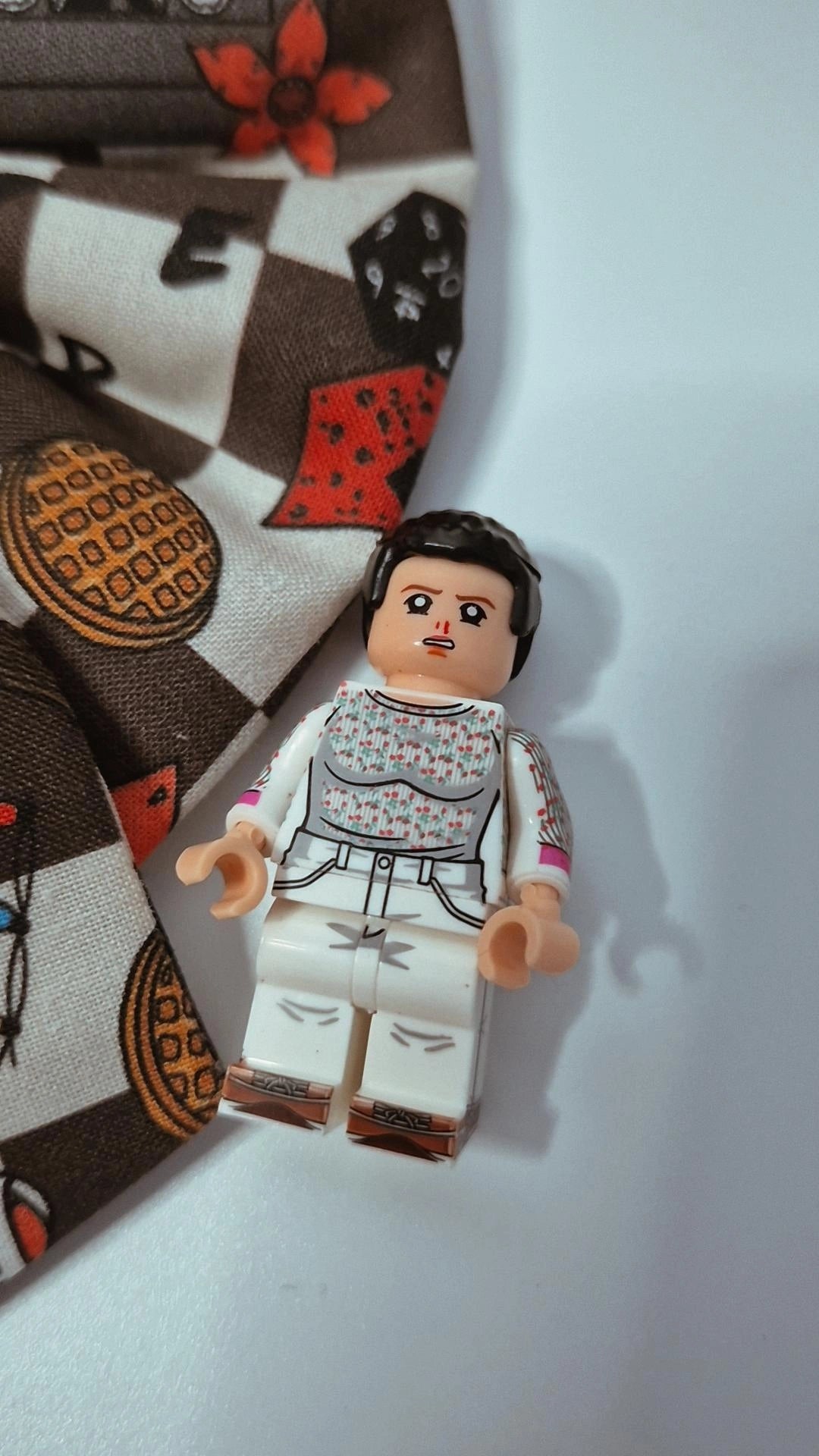 Minifigure upside down sailor bow