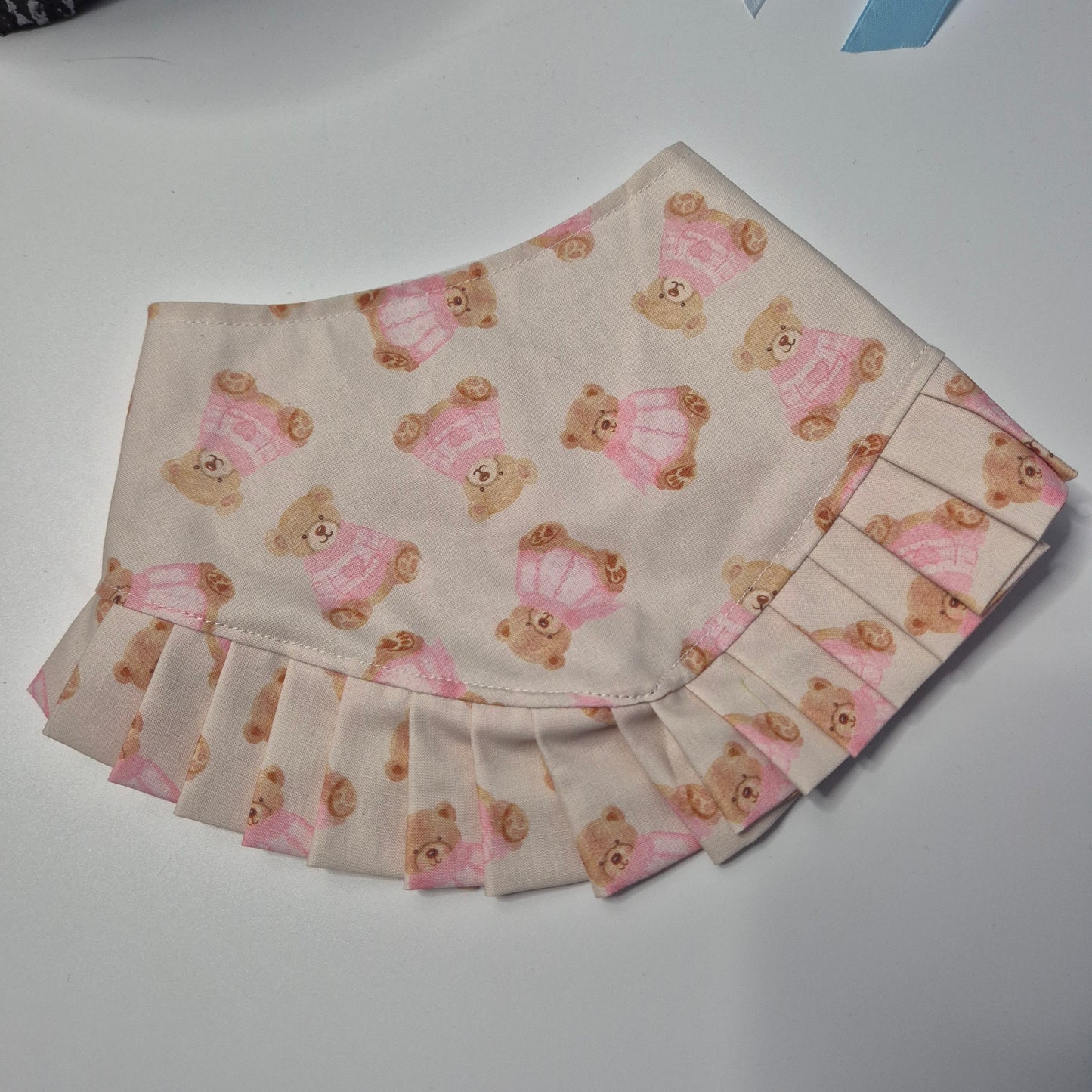 Small bear ruffle bandana
