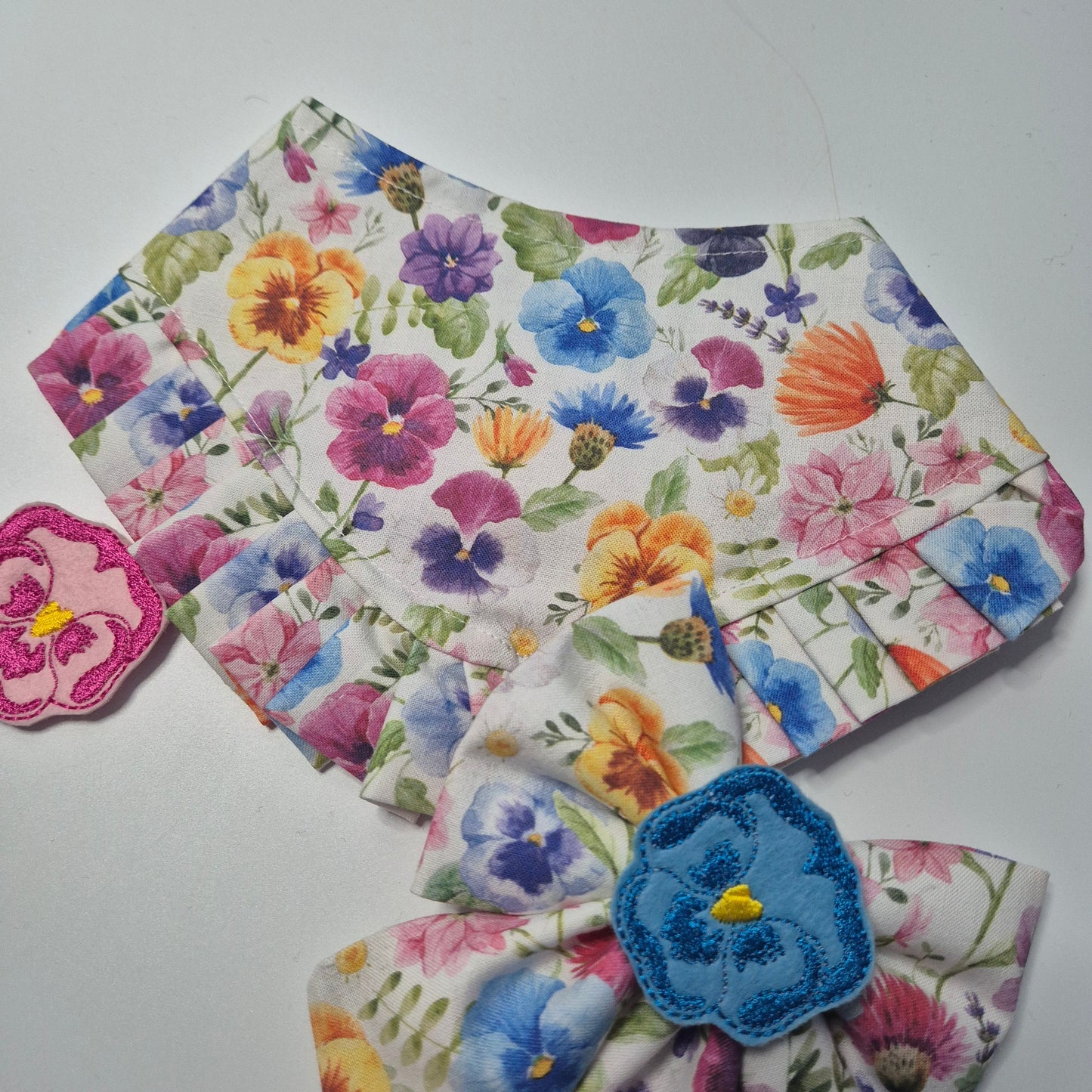 Pansies ruffle bandana