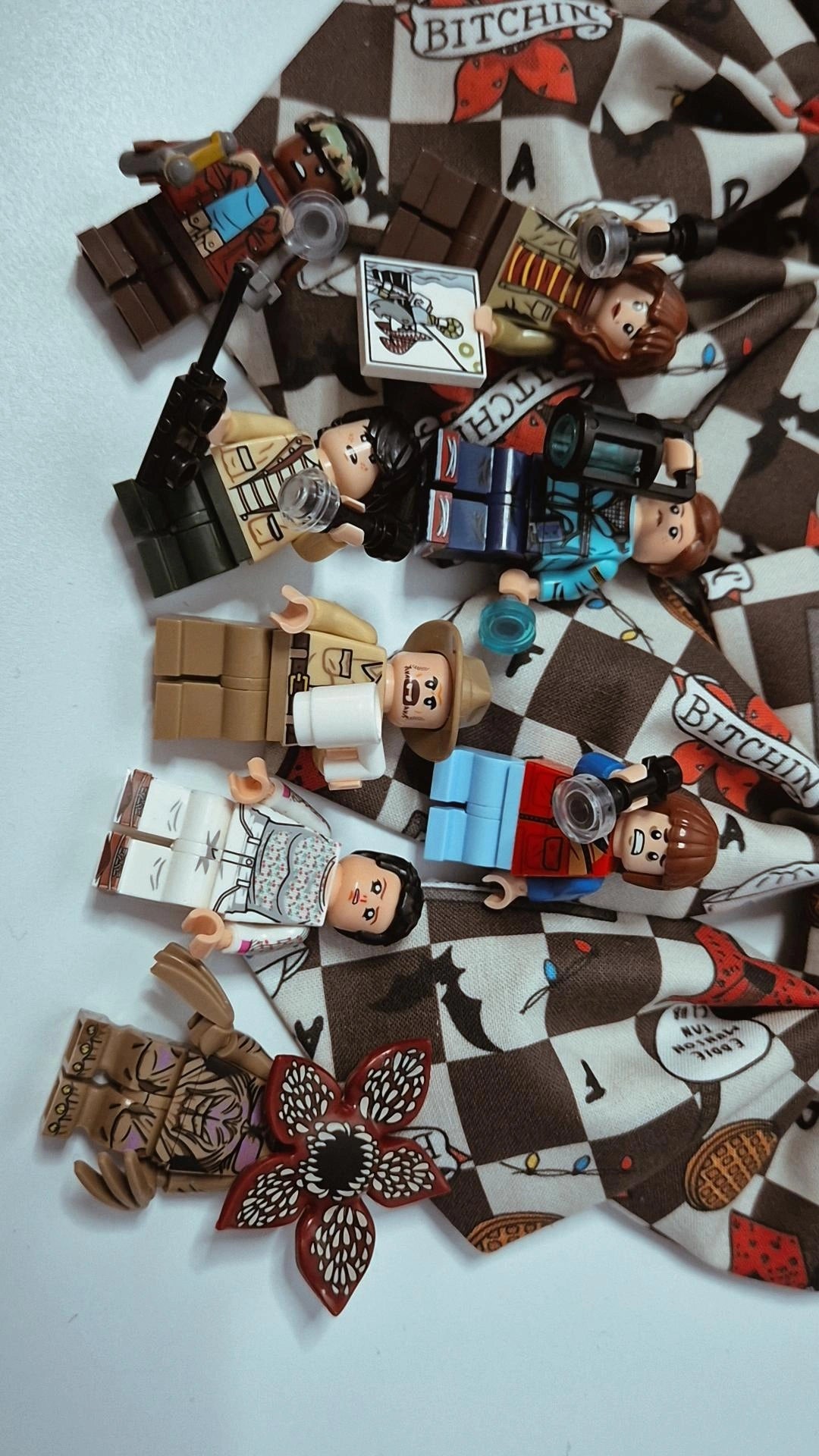 Minifigure upside down sailor bow