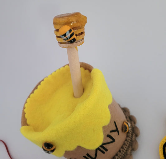 Hunny pot pawty hat
