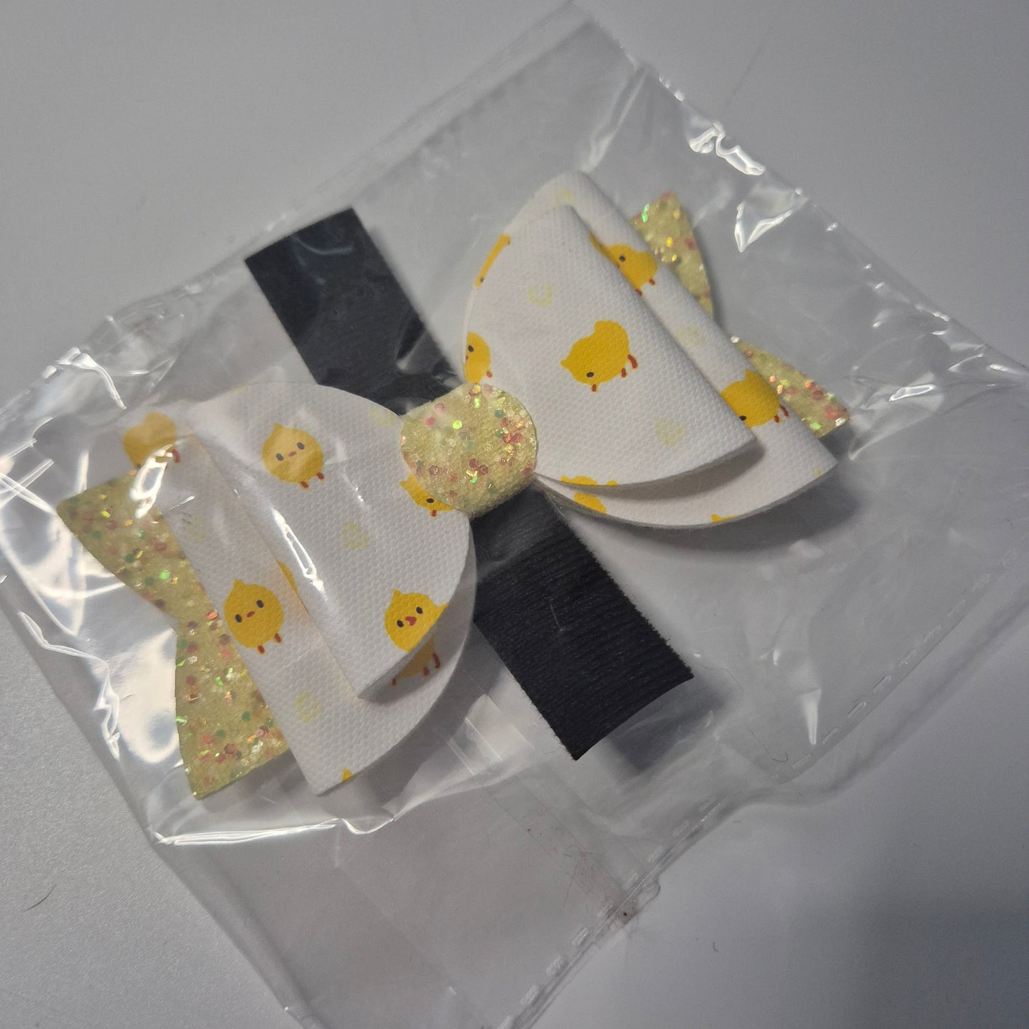 Chick canvas bow