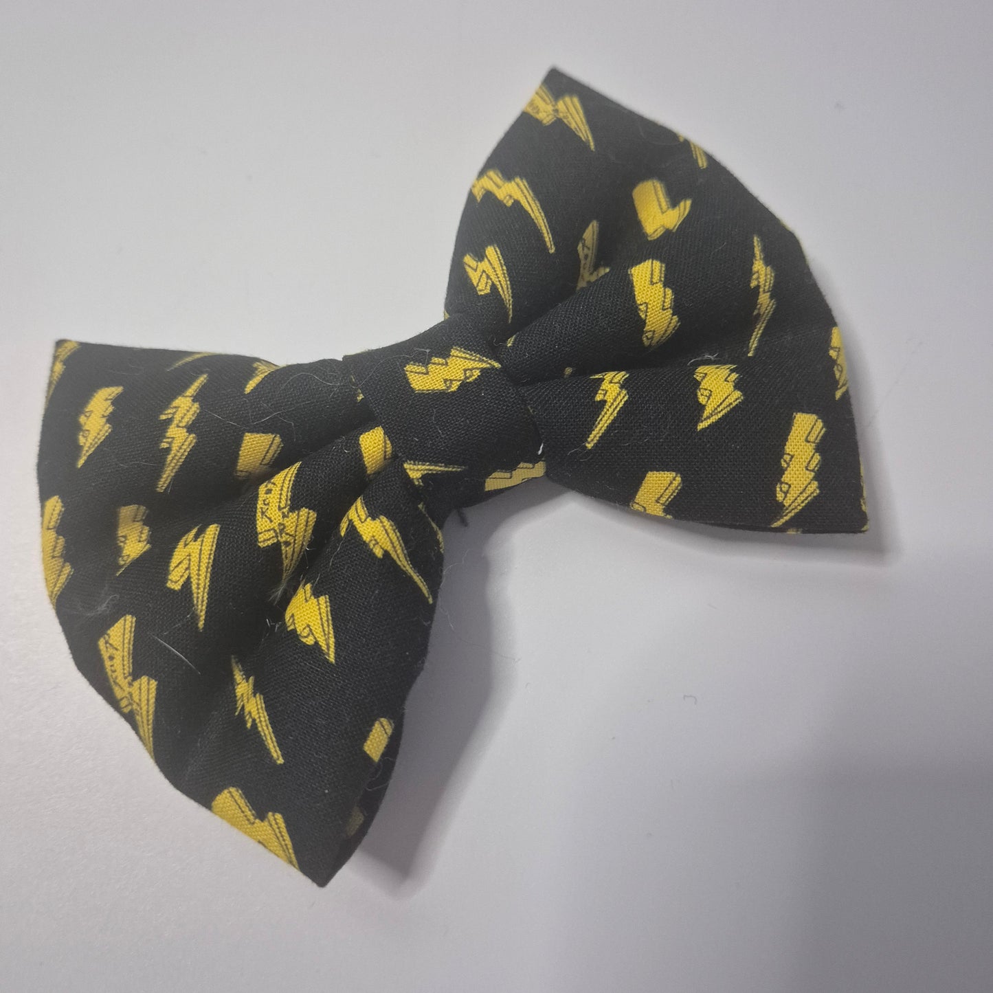 Lightening bowtie