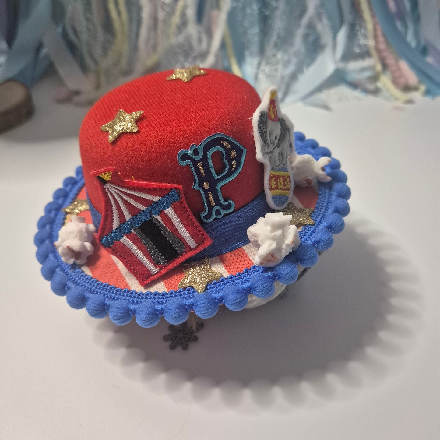 P circus hat