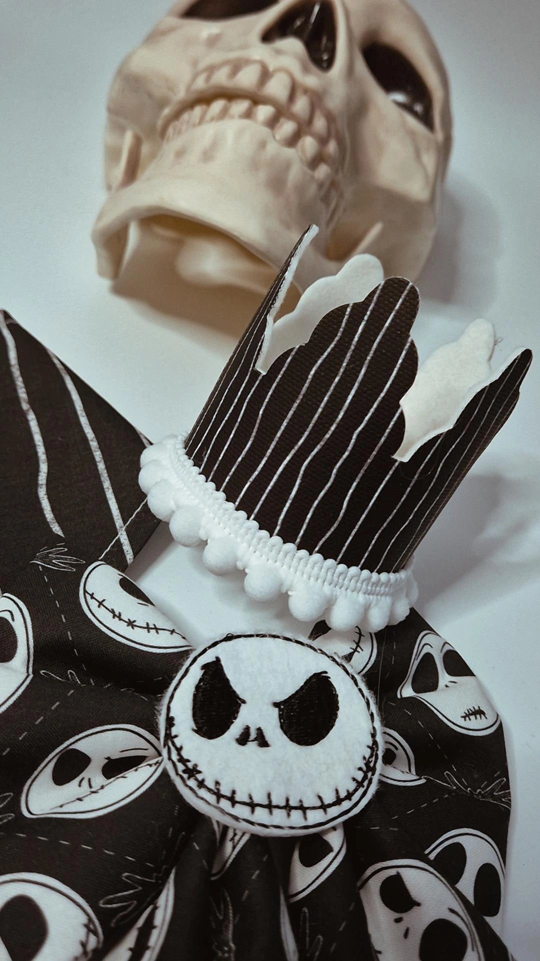 Jack pin stripe crown